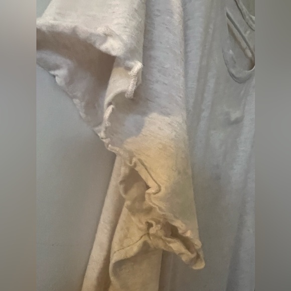 Lauren Conrad T-Shirt - Picture 4 of 5